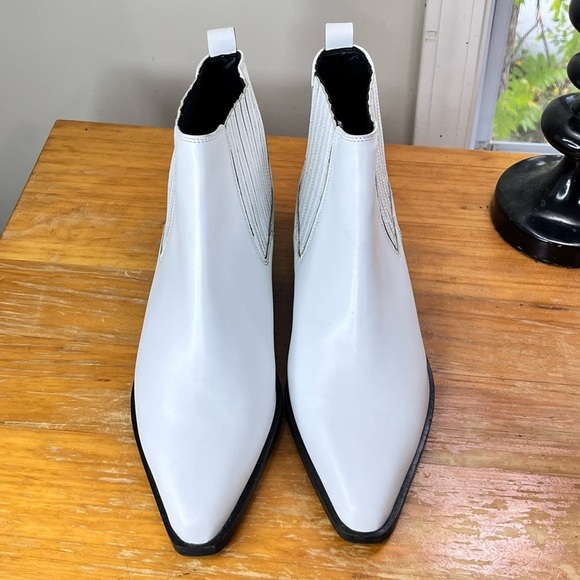 NWOB ASOS Women’s Leather Western Heel Chelsea Boot - Picture 6 of 15